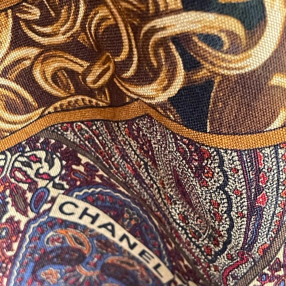 Chanel Silk/Wool Blend scarf - Picture 14 of 16